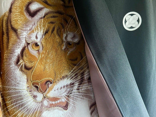 Antique Men’s Haori Black Silk Takanohane Montsuki “Tora” – Majestic Tiger