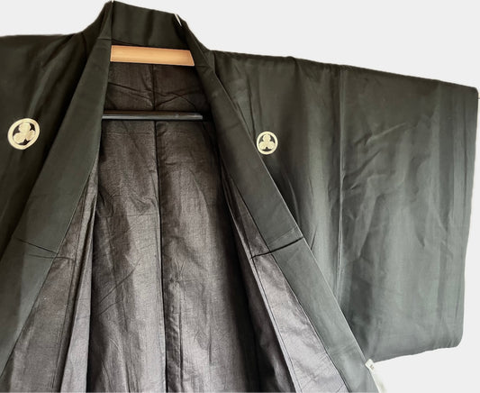 Men's Antique Japanese Kimono Black Silk Mitsu Kashiwa Montsuki 03