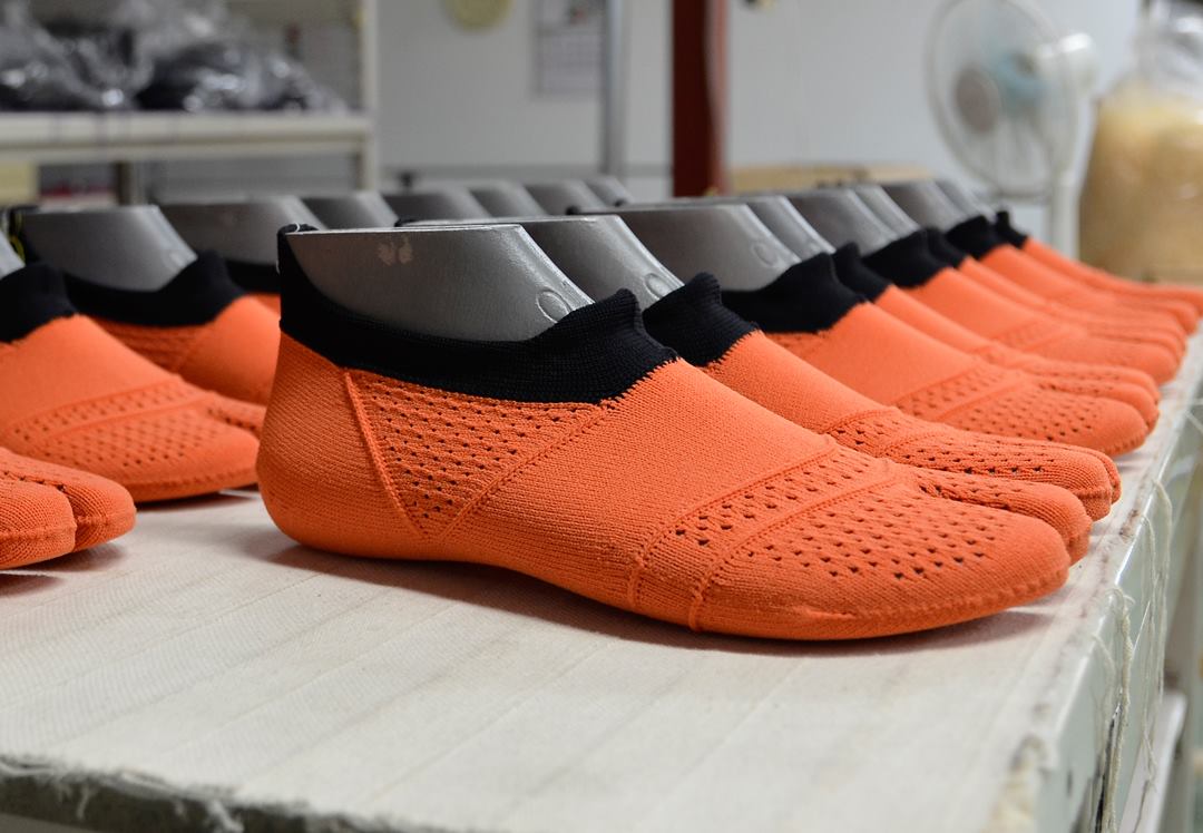 Japanese Jikatabi Hitoe Shoes – Orange Multi-Sport Fitness – Size 26cm – Made in Japan
