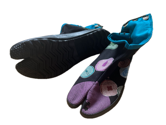 Wamon Jikatabi Shoe "Wave and flower" Kamon Black HandMade in Japan