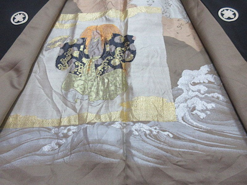 Luxury Antique Kimono Haori - Black Silk Maruni Chigai Ha Montsuki Kabuki Design