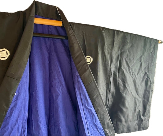 Men's Japanese Kimono black Silk Sumikiri-kaku ni Mitsugi Montsuki