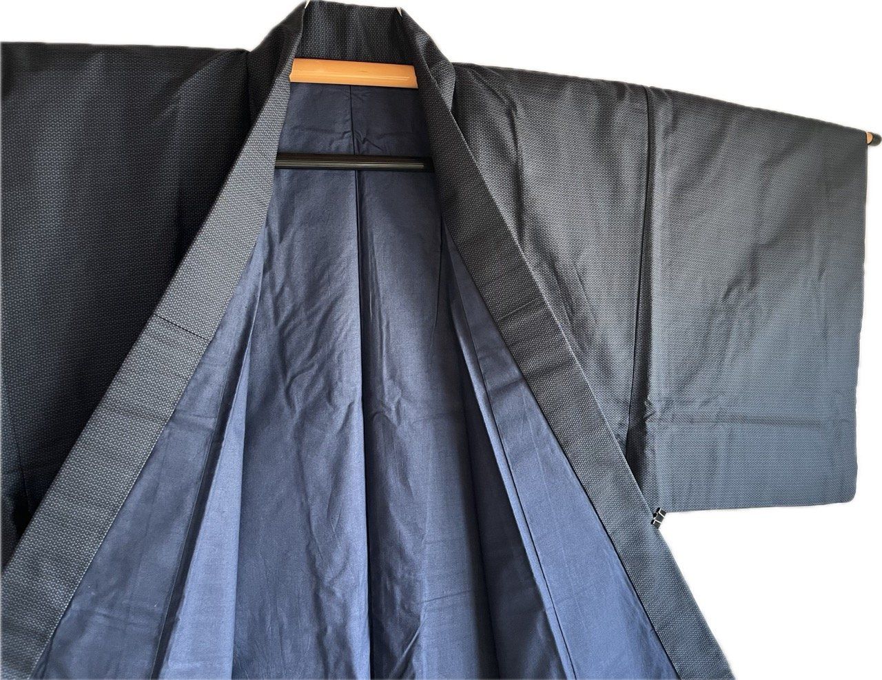 Men’s Traditional Japanese Kimono – Navy Tsumugi Silk with Kikkō Gara Pattern