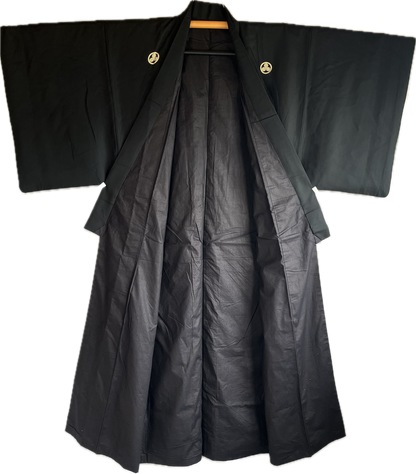 Men's Antique Japanese Kimono Black Silk Mitsu Kashiwa Montsuki 03