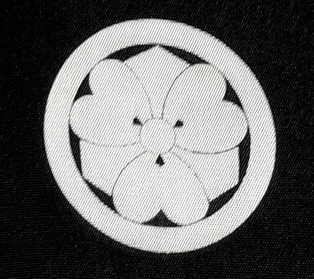 Antique Japanese Montsuki Kimono for Men Black Habutae Silk Kenkatabami Crest 003