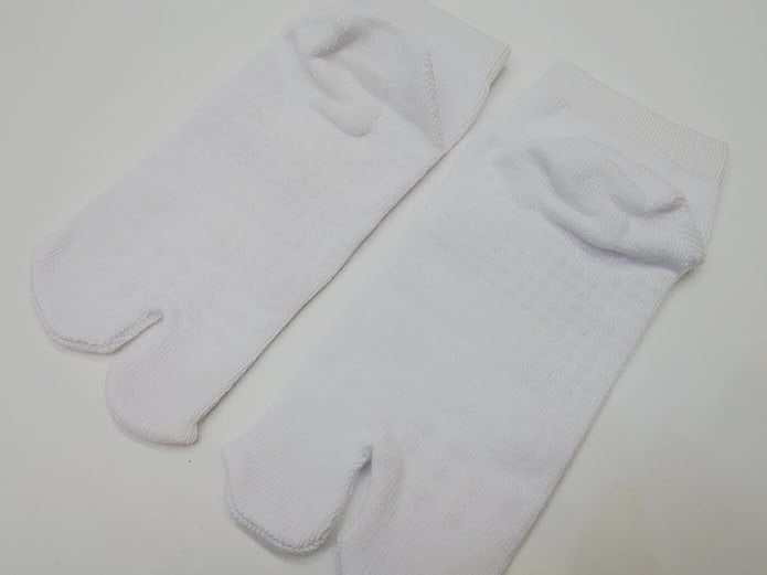 Marugo White Cotton Tabi Socks Made in Japan