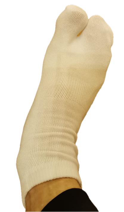 Marugo White Cotton Tabi Socks Made in Japan