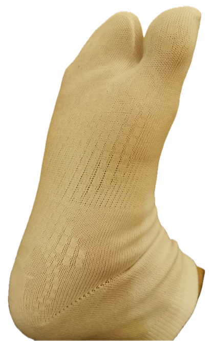 Marugo White Cotton Tabi Socks Made in Japan