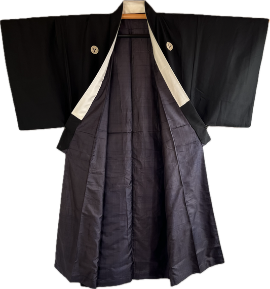 Men's Antique Japanese Kimono Black Silk Kyūmai Sasa Montsuki Takenaka Samurai Clan