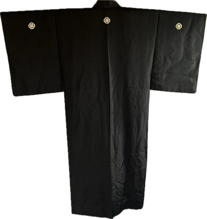 Men's Japanese Kimono black Silk Sumikiri-kaku ni Mitsugi Montsuki