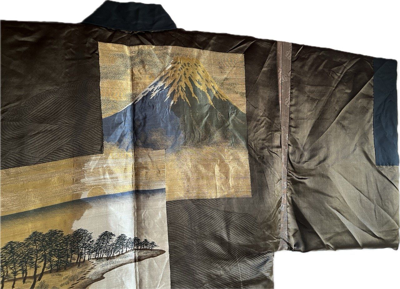Men’s Antique Japanese Haori Black Silk Kiri Montsuki Mount Fuji View