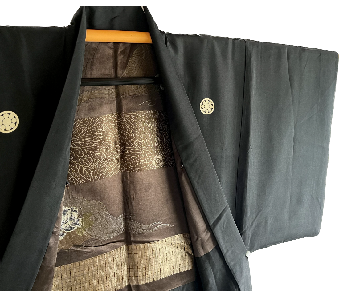 Men’s Vintage Haori Black SilK Samurai Crest Botan Kuyo