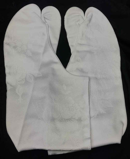 White Tabi Socks for Women – Rose Embroidered, Colored Lining, 4 Kohaze